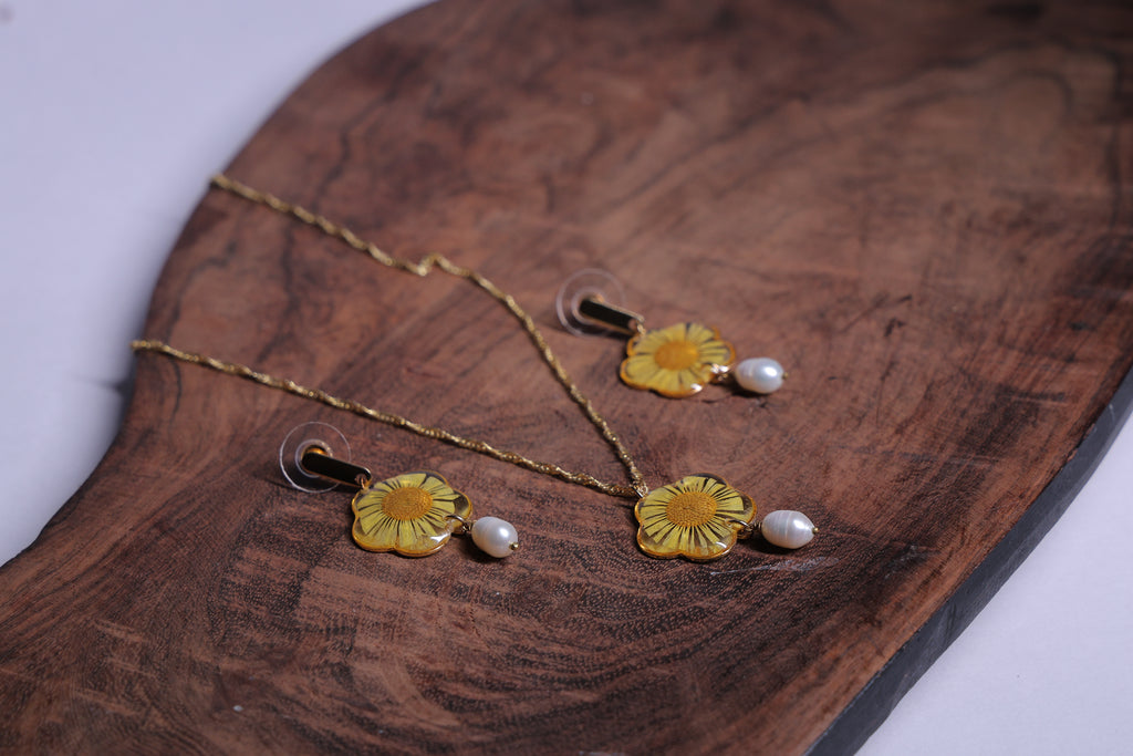 Aster Necklace + Earring Set