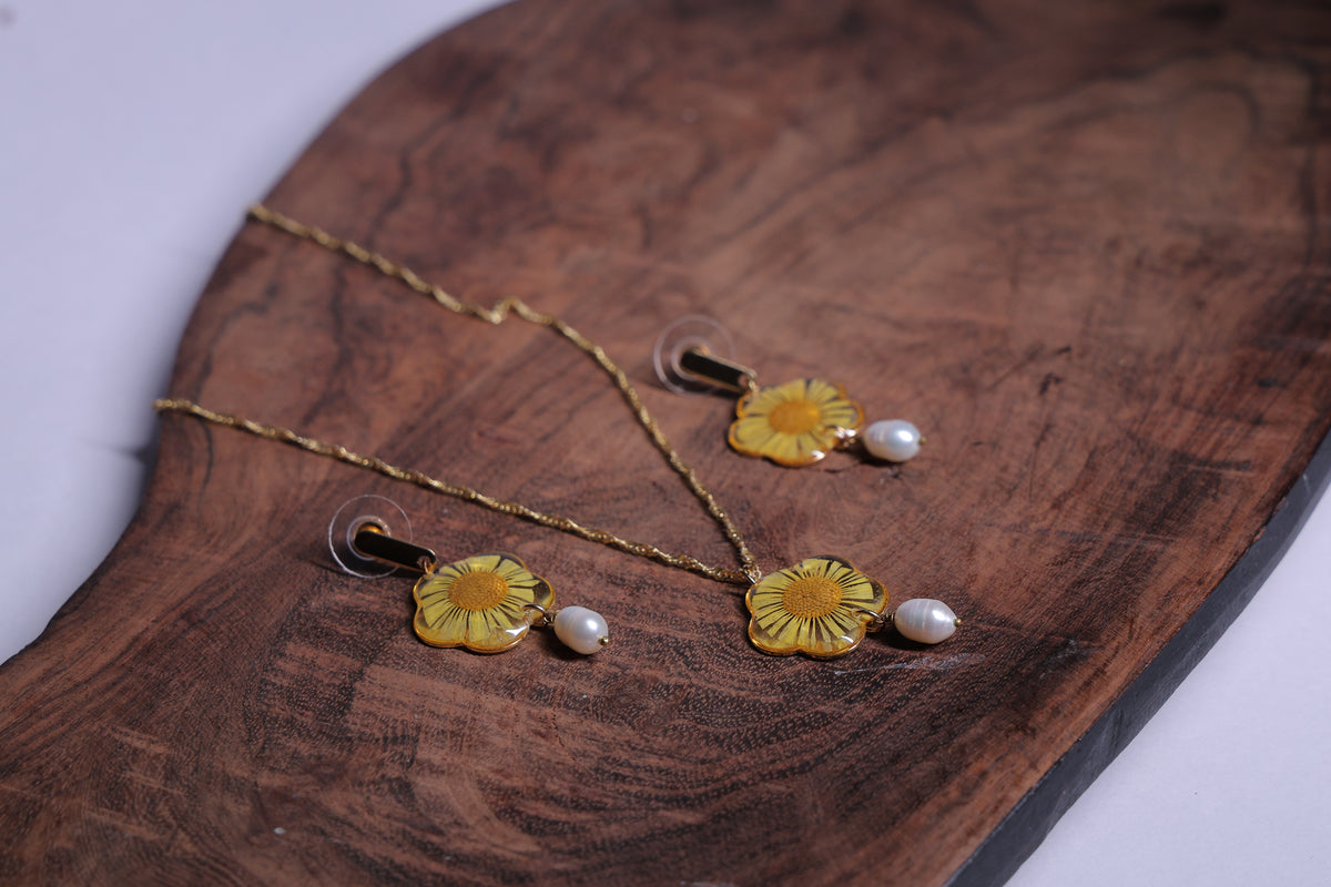 Aster Necklace + Earring Set