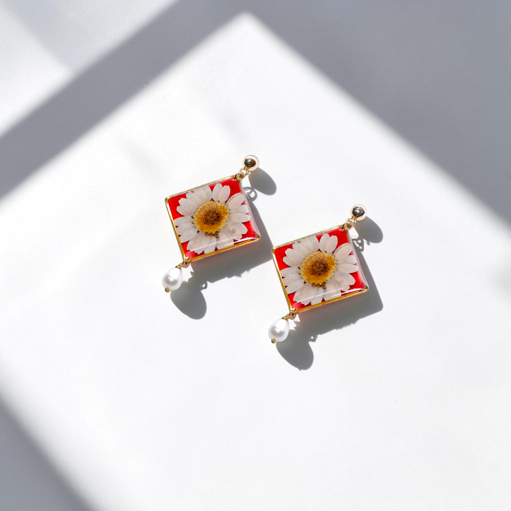 White Daisy & Freshwater Pearl Botanical Jewelry Set