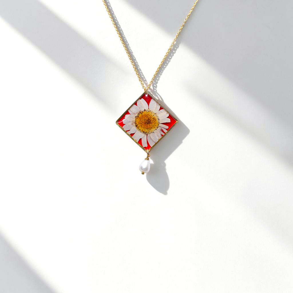 White Daisy & Freshwater Pearl Botanical Jewelry Set