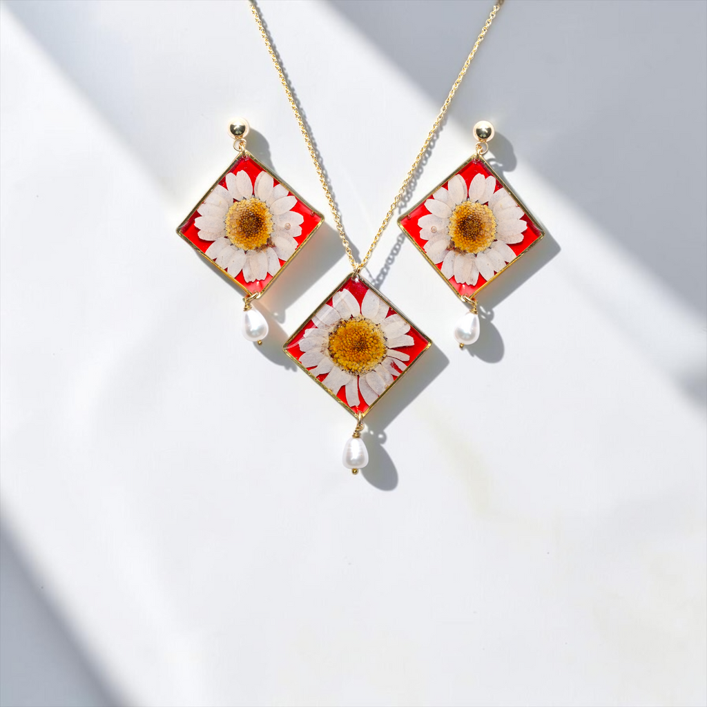 White Daisy & Freshwater Pearl Botanical Jewelry Set