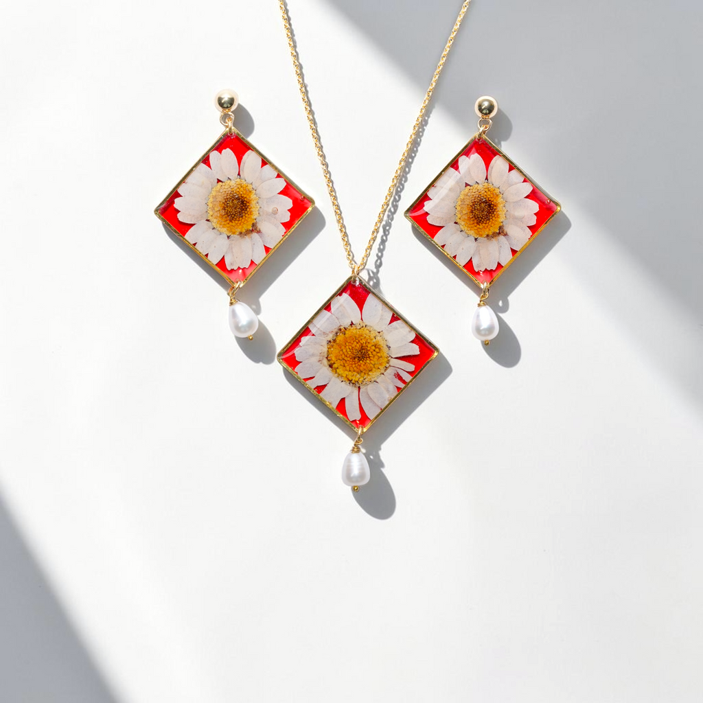 White Daisy & Freshwater Pearl Botanical Jewelry Set